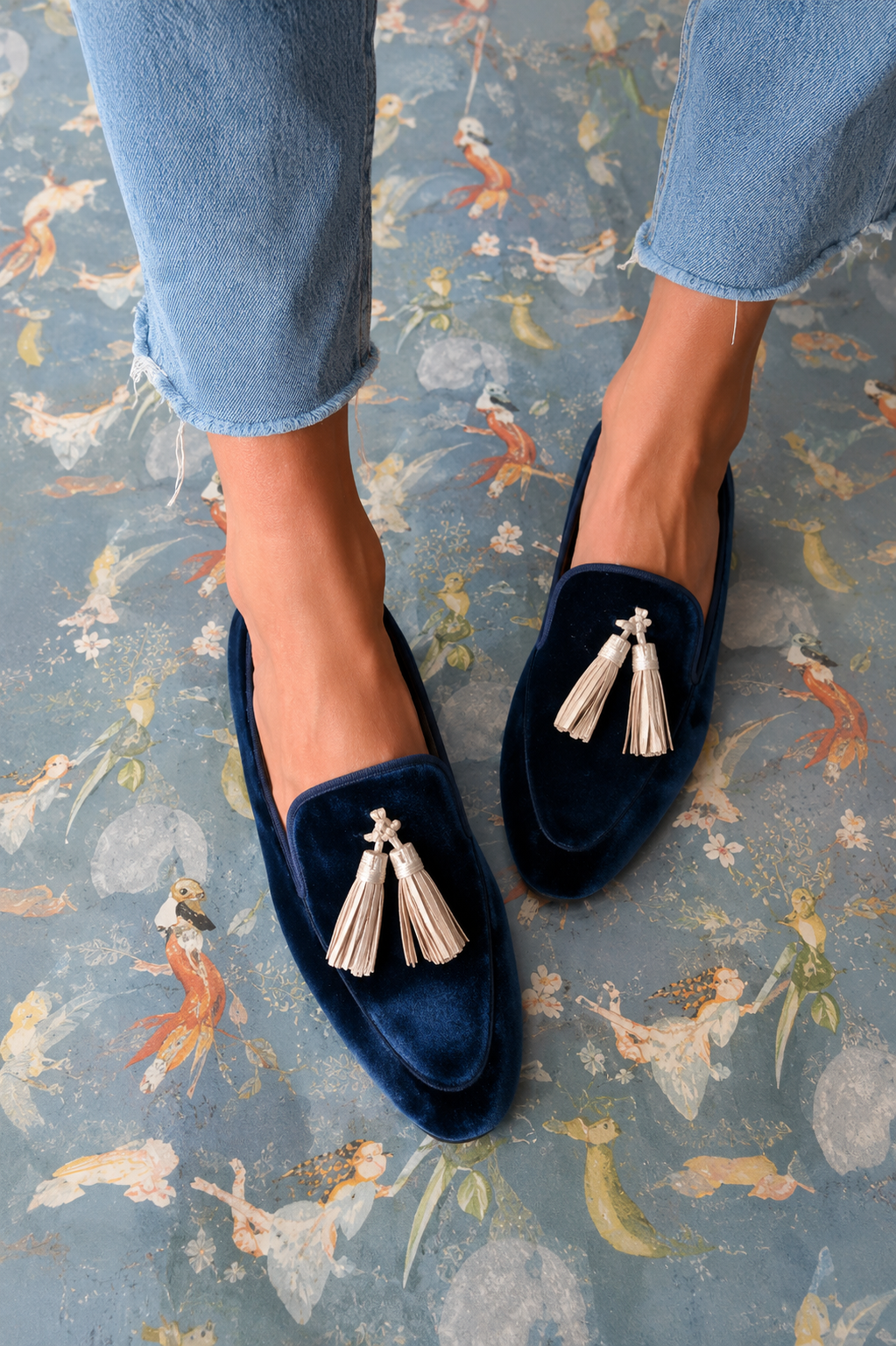olivia mocasines de terciopelo azul con borlas