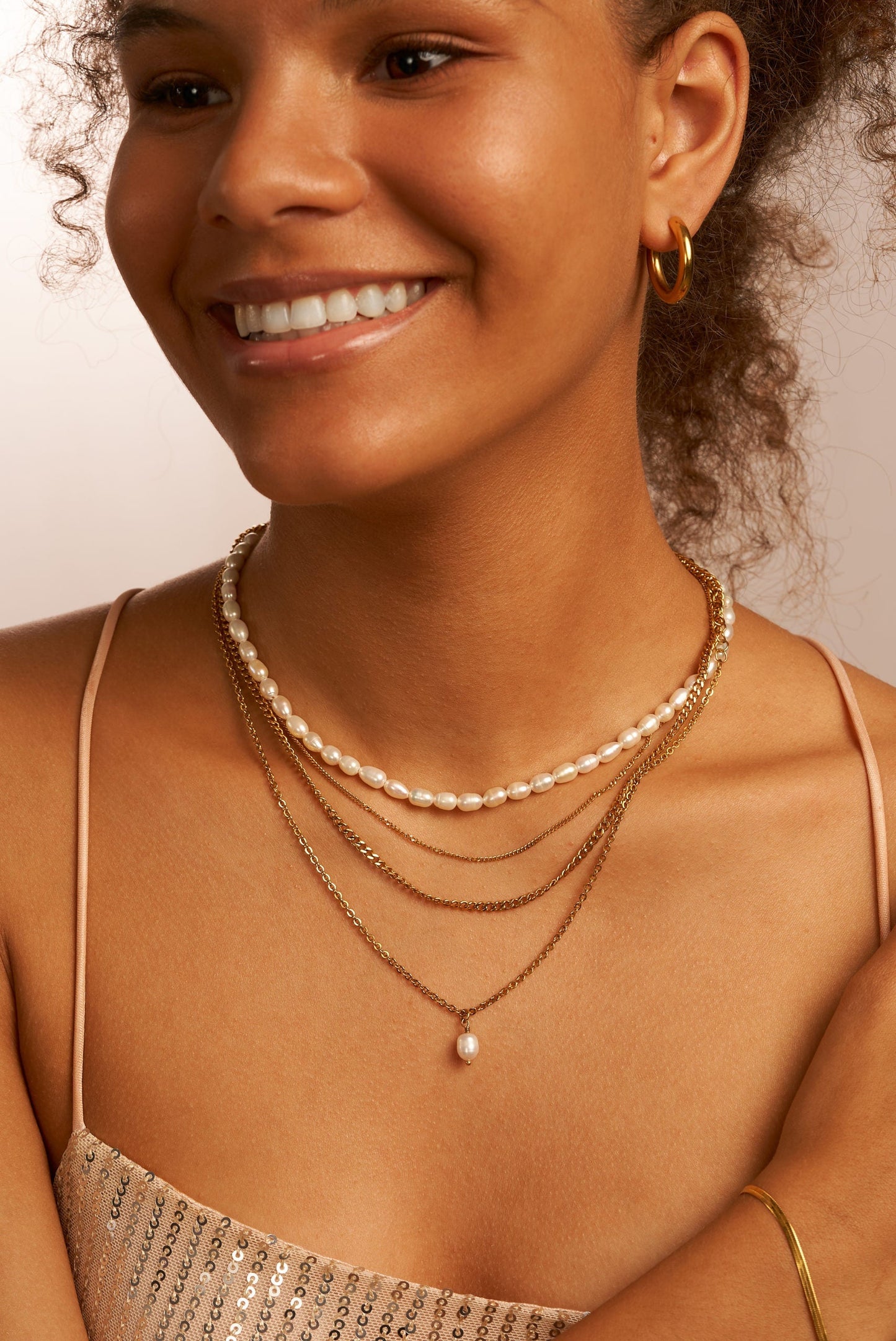 Collar Minimalista con Colgante de Perla