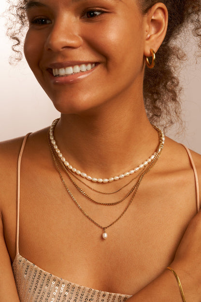 Collar Minimalista con Colgante de Perla