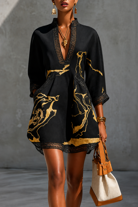 DANIELA | Vestido mini negro con estampado de mármol dorado y encaje de ganchillo