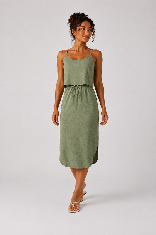 MINERVA | Vestido casual con cordón y abertura curva en el bajo