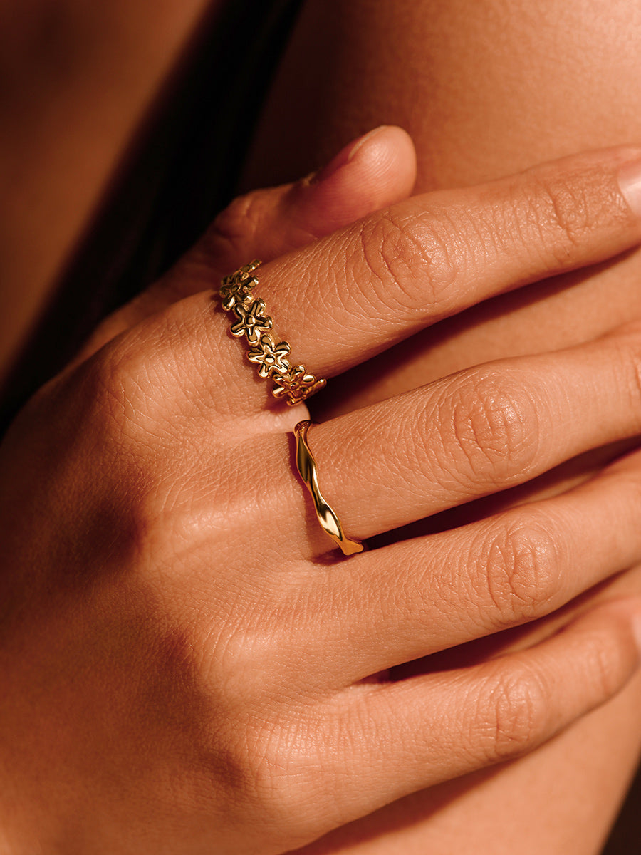 Anillo de Flor Silvestre Elegante