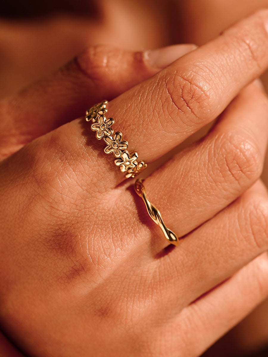 Anillo de Flor Silvestre Elegante