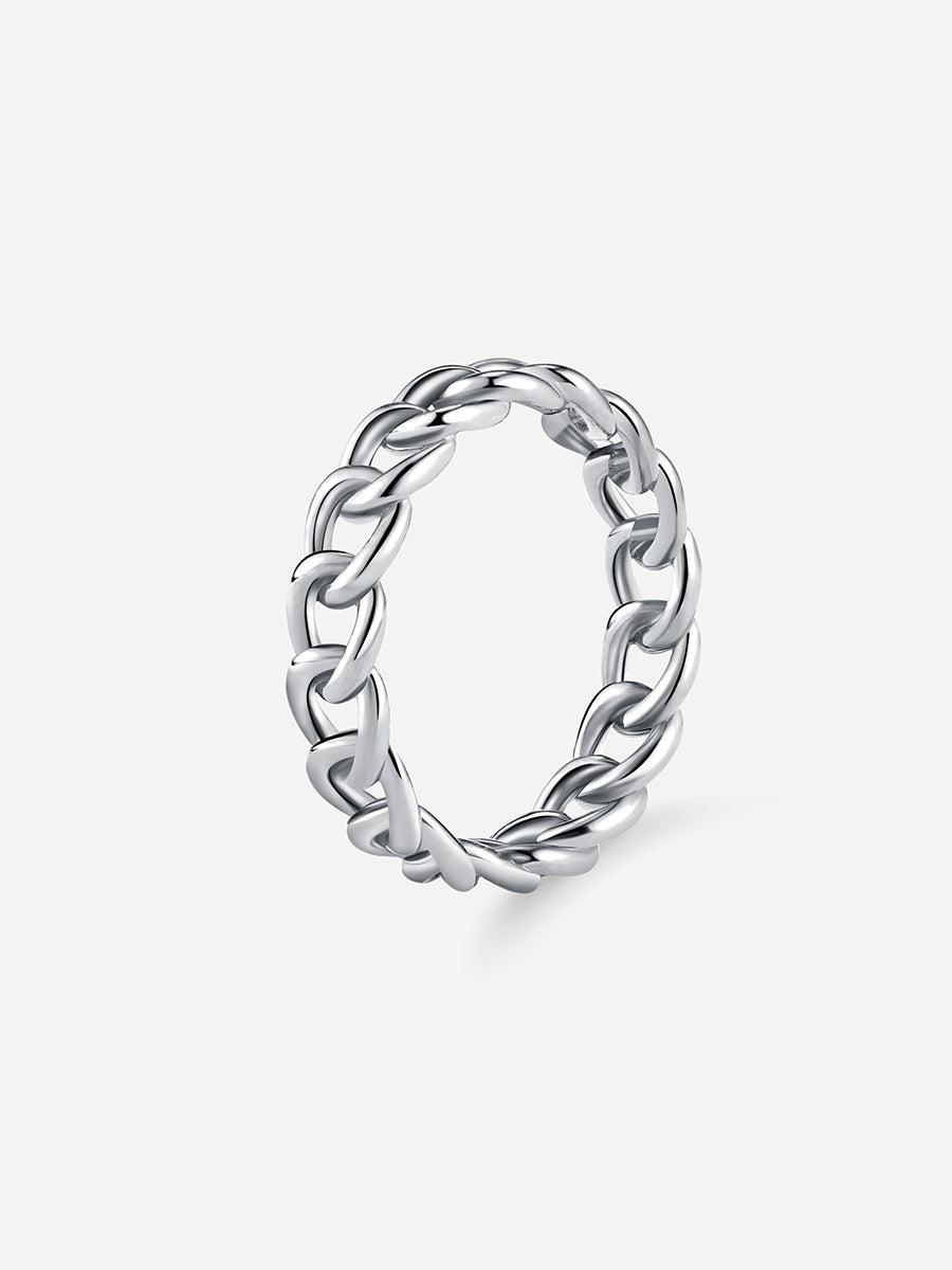 Anillo entrelazado elegante