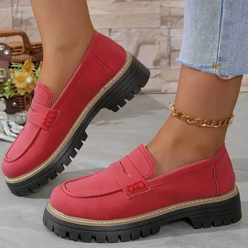 CLARA | Mocasines Retro de Tacón Grueso - Rojo