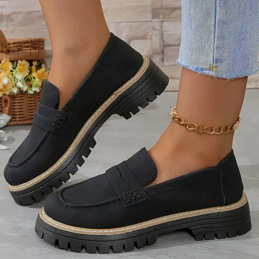 CLARA | Mocasines Retro de Tacón Grueso - Negro