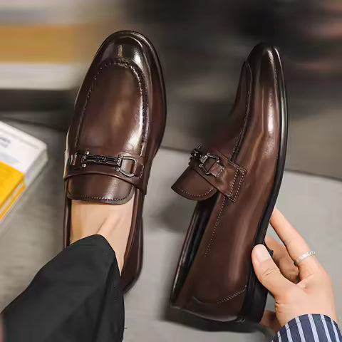 Botines de cuero negro sobrios para hombre