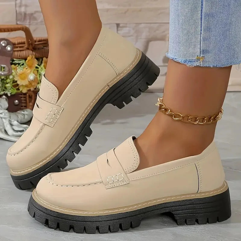 CLARA | Mocasines Retro de Tacón Grueso - Blanco Crema