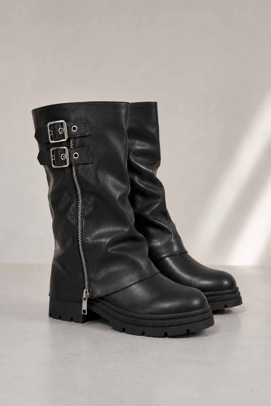 nora-botas-con-cremallera